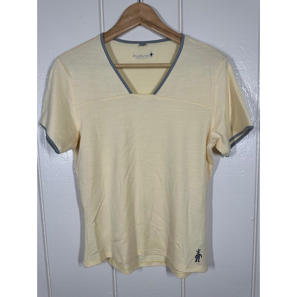 Smartwool T-Shirt Womens Medium Yellow V-Neck Short Sleeve Merino Wool Blend Top